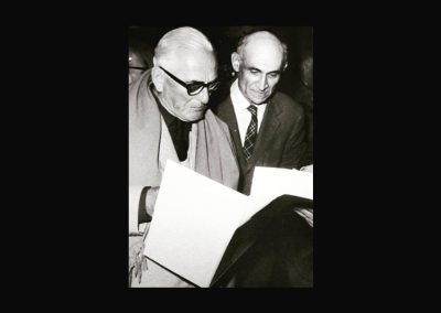 1964 | Con el escritor José Pedroni - Exposición de la carpeta de láminas El Mate - Hotel Hermitage - Mar del Plata
